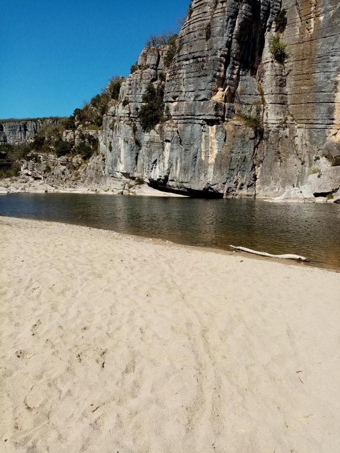 Les Locs Du Grazel Villa Ruoms Dış mekan fotoğraf